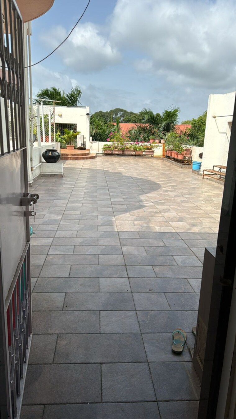 Terrace, camp 6 Bedroom 4000 Sq.Ft. Apartment In Camp Pune 9550811