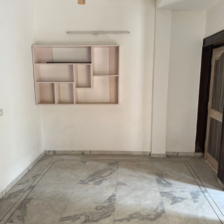 Room, rwa-apartments-sector-47 5 Bedroom 200 Sq.Mt. Independent House In Sector 47 Noida 9550825