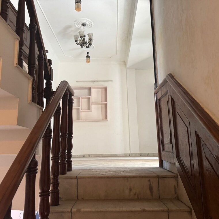 undefined, rwa-apartments-sector-47 5 Bedroom 200 Sq.Mt. Independent House In Sector 47 Noida 9550825