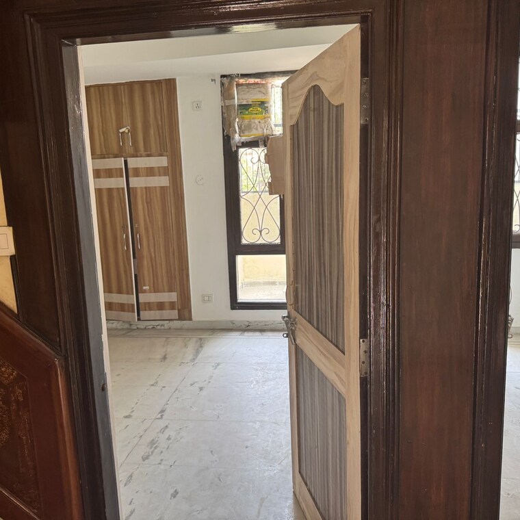 undefined, rwa-apartments-sector-47 5 Bedroom 200 Sq.Mt. Independent House In Sector 47 Noida 9550825