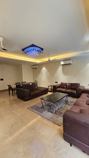 Staircase in 3 BHK Builder Floor at Sagavi Apartment, Sector 55 – for Sale