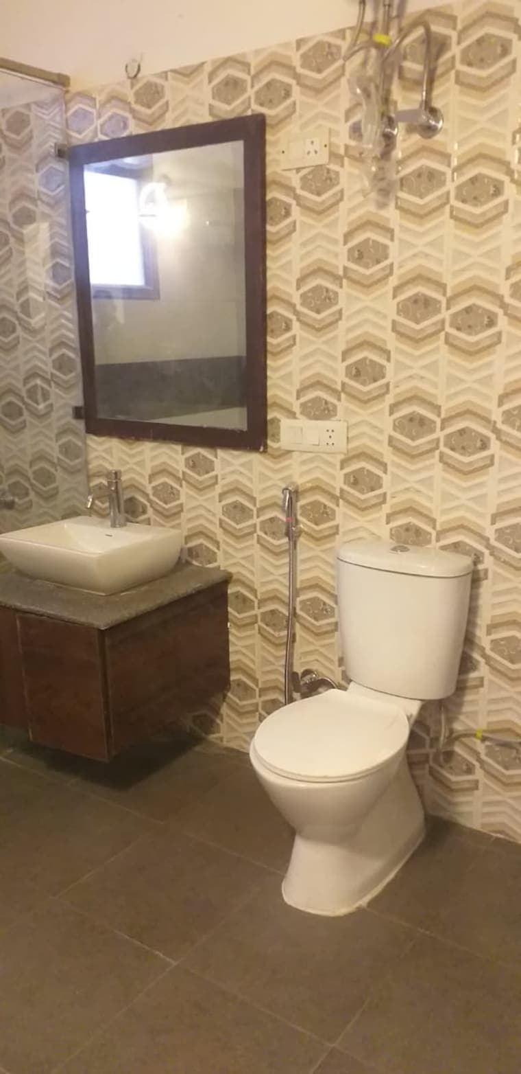 Bathroom, vasant kunj 4 Bedroom 3000 Sq.Ft. Villa In Vasant Kunj Delhi 9550828