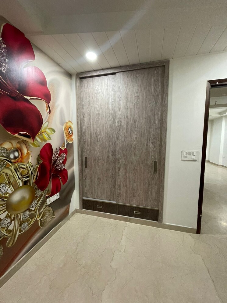 Room, navbharat-apartments 3 Bedroom 1400 Sq.Ft. Apartment In Paschim Vihar Delhi 9550823