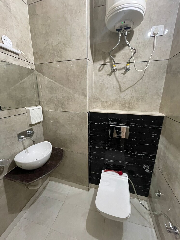 Bathroom, navbharat-apartments 3 Bedroom 1400 Sq.Ft. Apartment In Paschim Vihar Delhi 9550823