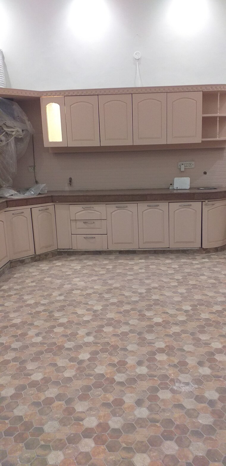 Kitchen, vasant kunj 4 Bedroom 3000 Sq.Ft. Villa In Vasant Kunj Delhi 9550828