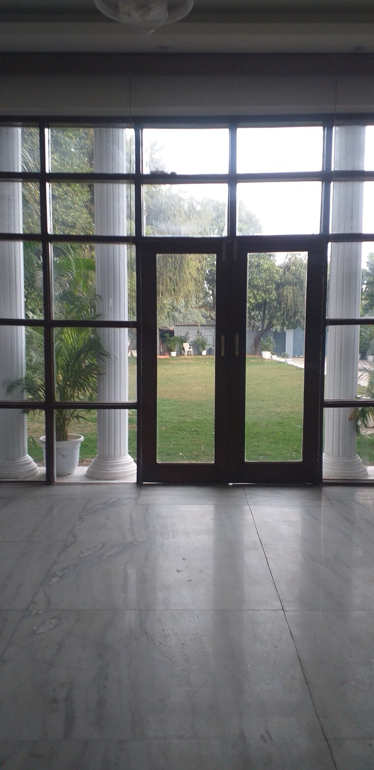 Room, vasant kunj 4 Bedroom 3000 Sq.Ft. Villa In Vasant Kunj Delhi 9550828