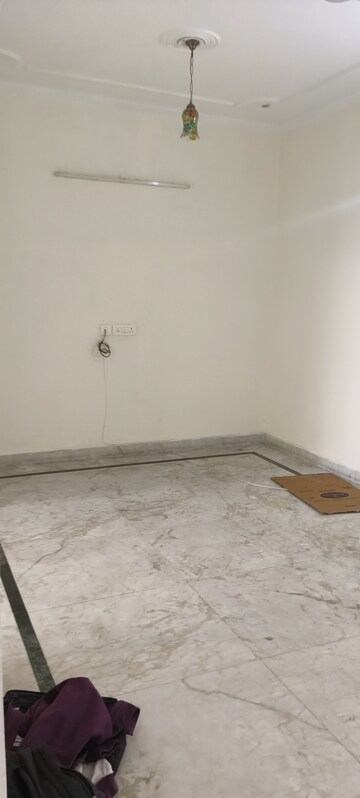 Room in 3 BHK Villa at RWA Apartments Sector 50, Sector 50 – for Rent