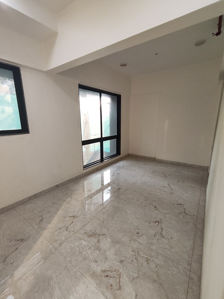 Room, kandivali east 2 Bedroom 323 Sq.Ft. Apartment In Kandivali East Mumbai 9550838