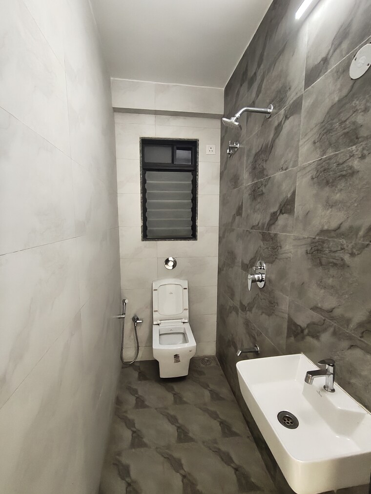 Bathroom, kandivali east 2 Bedroom 323 Sq.Ft. Apartment In Kandivali East Mumbai 9550838