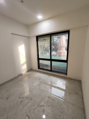 Room in 2 BHK Apartment at Kandivali East – for Sale
