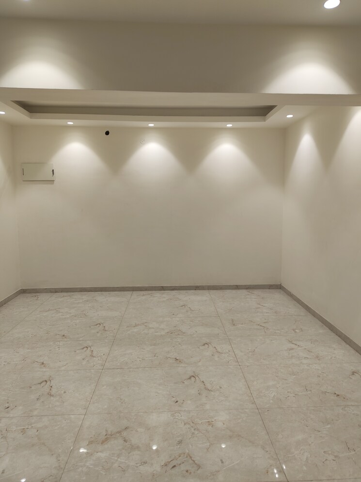 Room, kandivali east 2 Bedroom 651 Sq.Ft. Apartment In Kandivali East Mumbai 9550851