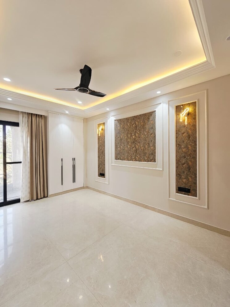 Room, ansal-api-versalia-2 4 Bedroom 330 Sq.Ft. Builder Floor In Sector 67a Gurgaon 9550859