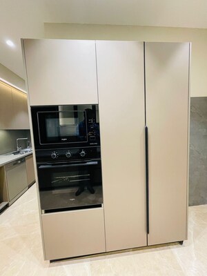 Furnished Amenities in 4 BHK Builder Floor at Auram Floor, South City 2 – for Sale