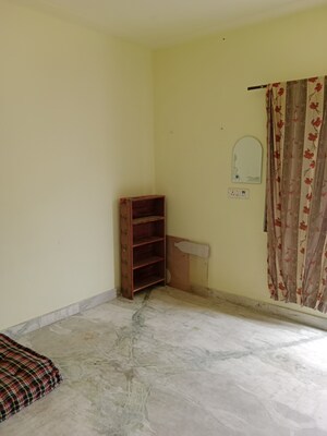 Room in 1 BHK Builder Floor at Sector 13 – for Rent