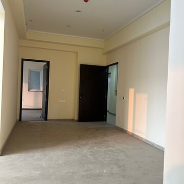 Room in 3 BHK Apartment at Dasnac Burj, Sector 75 – for Rent