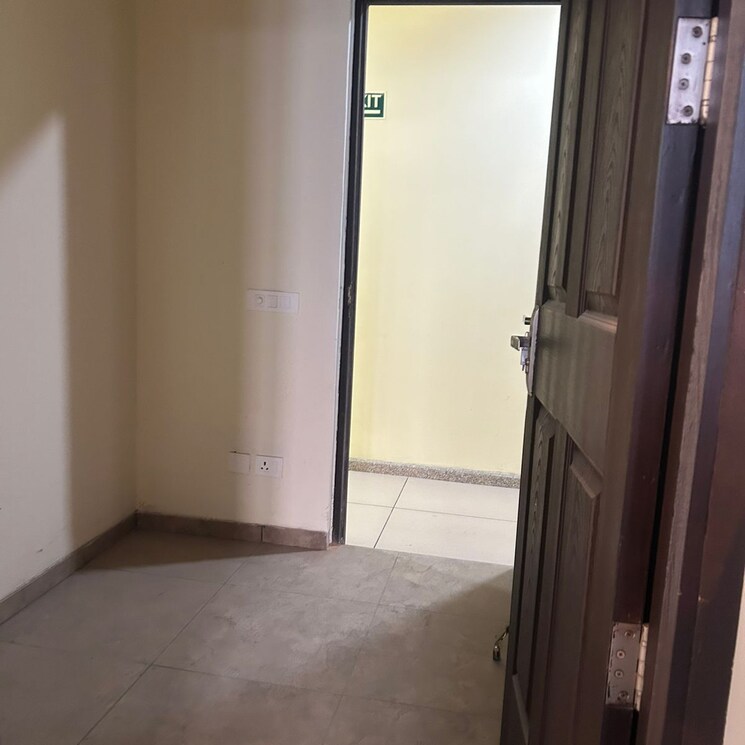 Room, dasnac-burj 3 Bedroom 2510 Sq.Ft. Apartment In Sector 75 Noida 9550871