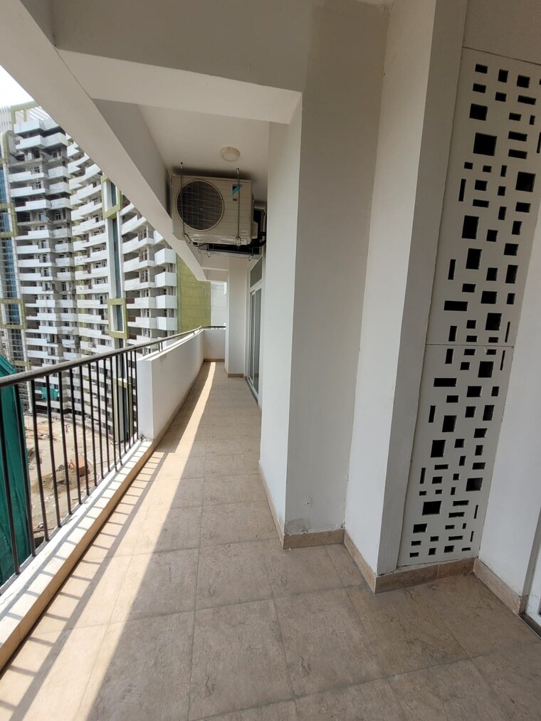 Balcony, parx-laureate 4 Bedroom 3850 Sq.Ft. Apartment In Sector 108 Noida 9550893