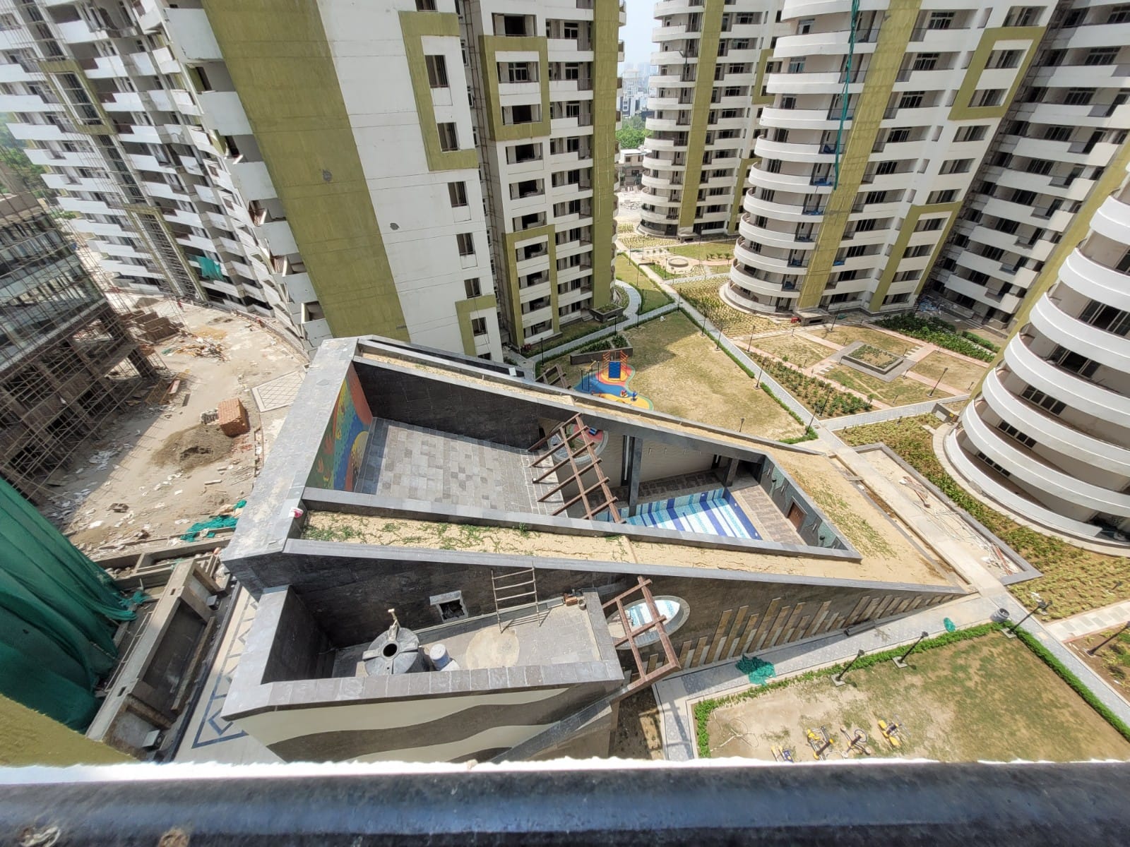 4 BHK Apartment For Rent in Parx Laureate