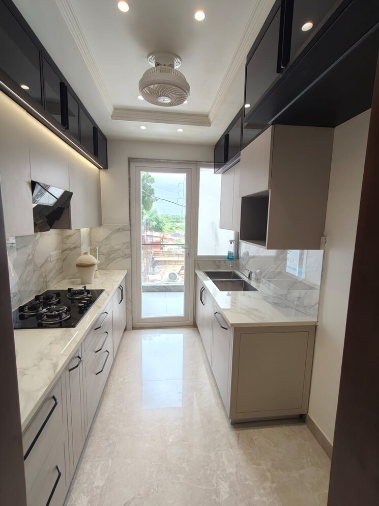 Kitchen, ss-mayfield-gardens 3 Bedroom 1800 Sq.Ft. Builder Floor In Sector 51 Gurgaon 9550885