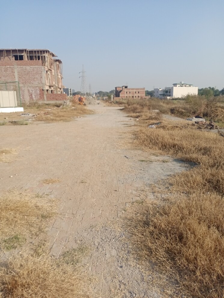 undefined, ambala highway  350 Sq.Yd. Plot In Ambala Highway Zirakpur 9550898