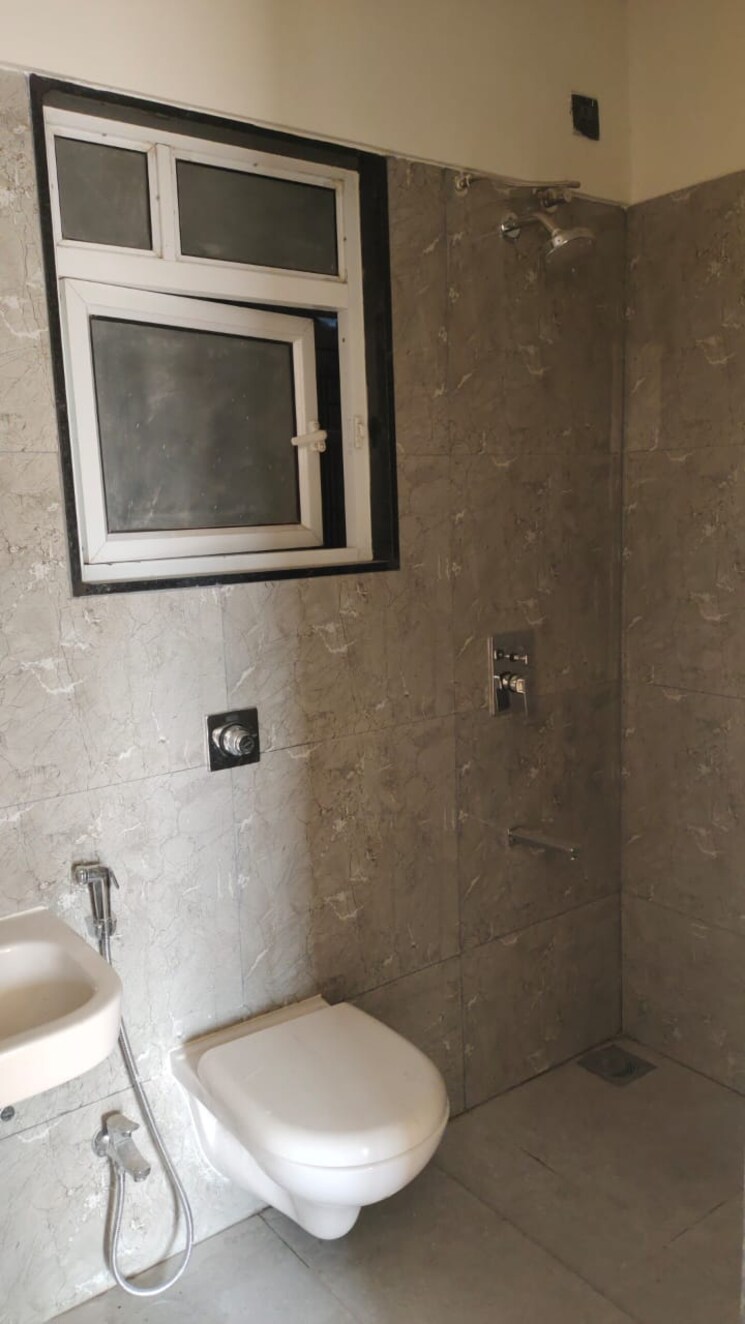 Bathroom, vtp-cygnus 2 Bedroom 700 Sq.Ft. Apartment In Kharadi Pune 9550889