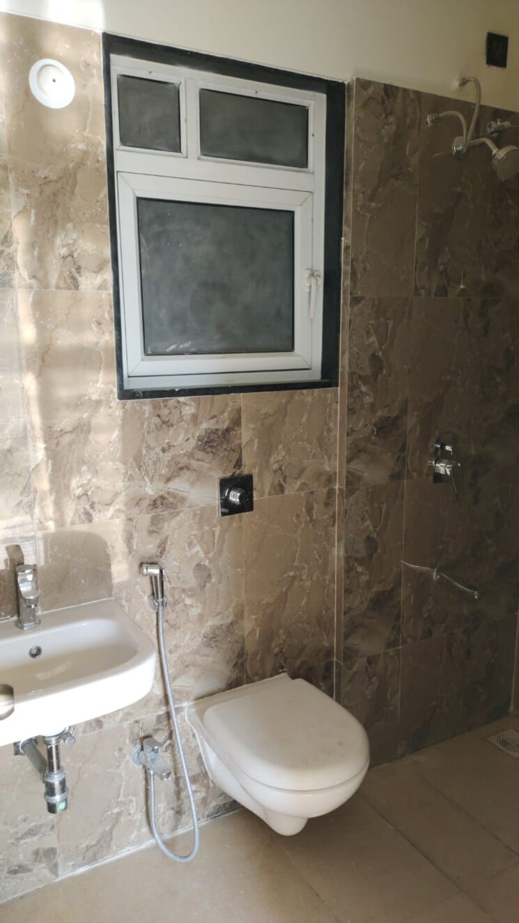 Bathroom, vtp-cygnus 2 Bedroom 700 Sq.Ft. Apartment In Kharadi Pune 9550889