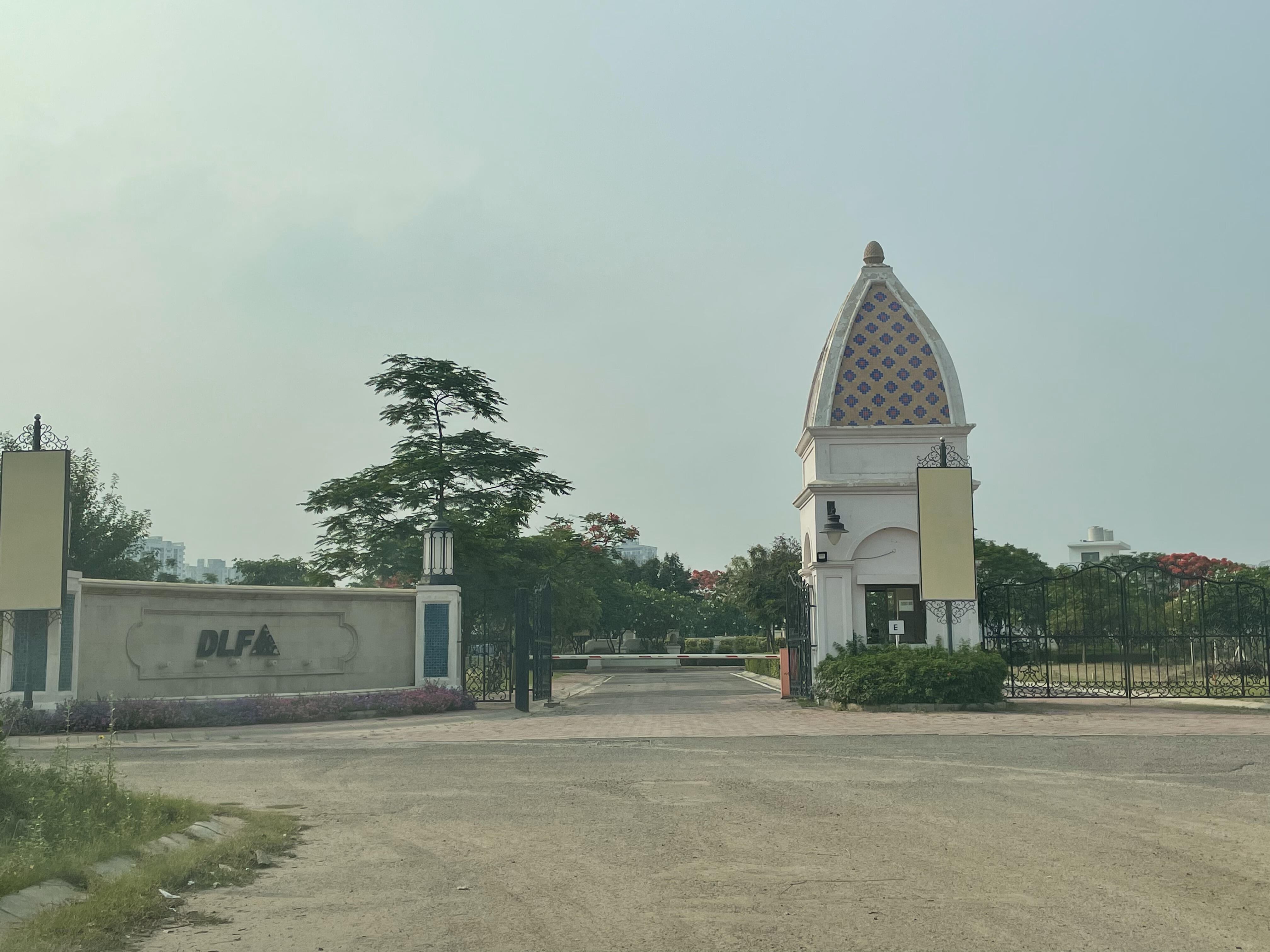 Plot For Sale in DLF Garden City Plots I