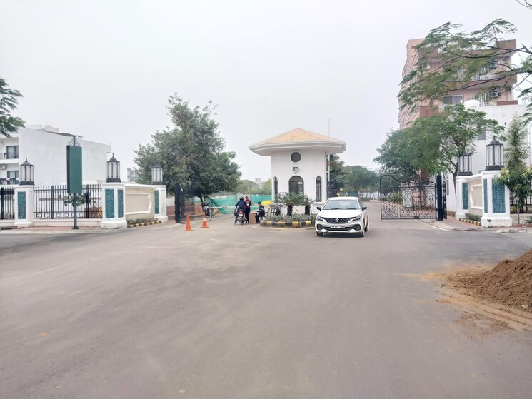  Parking, dlf-garden-city-plots-i  502 Sq.Yd. Plot In Sector 91 Gurgaon 9550902