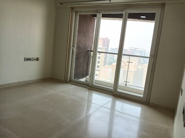 Room in 3 BHK Apartment at RNA Continental, Chembur – for Sale