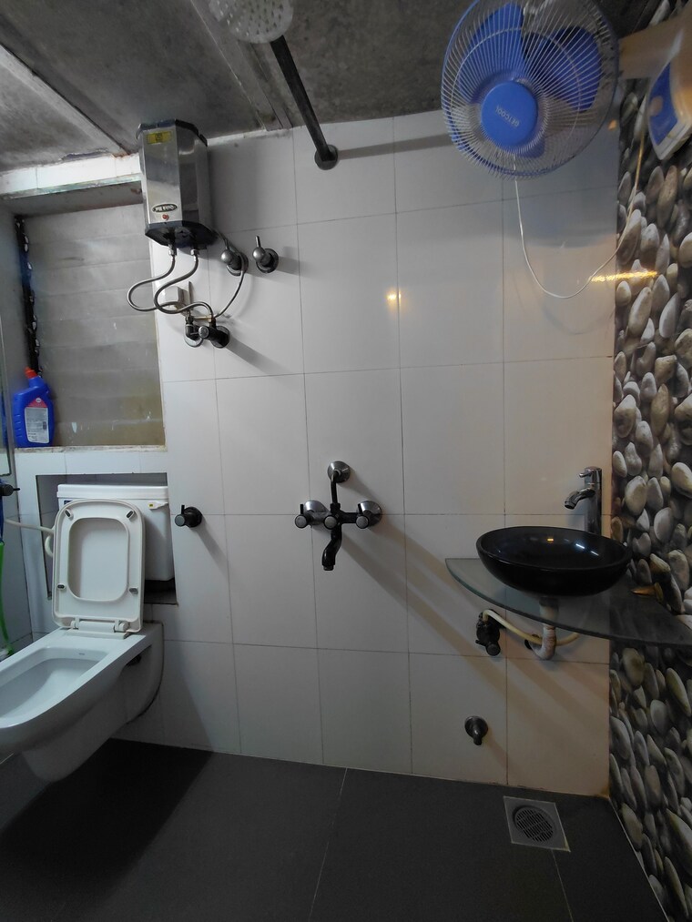 Bathroom, hdil-dheeraj-jamuna 2 Bedroom 875 Sq.Ft. Apartment In Malad West Mumbai 9550928