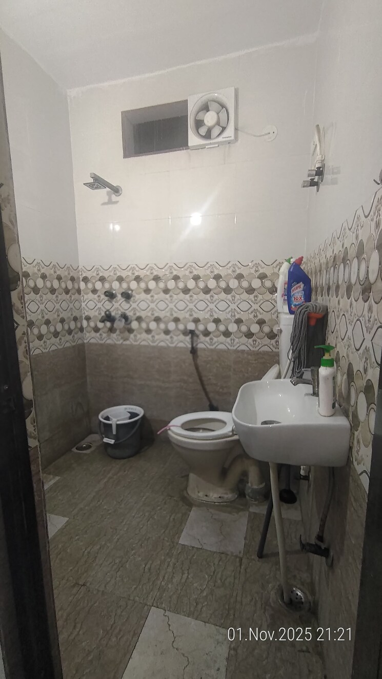 Bathroom, rwa-apartments-sector-51 3 Bedroom 1300 Sq.Ft. Apartment In Sector 51 Noida 9550941