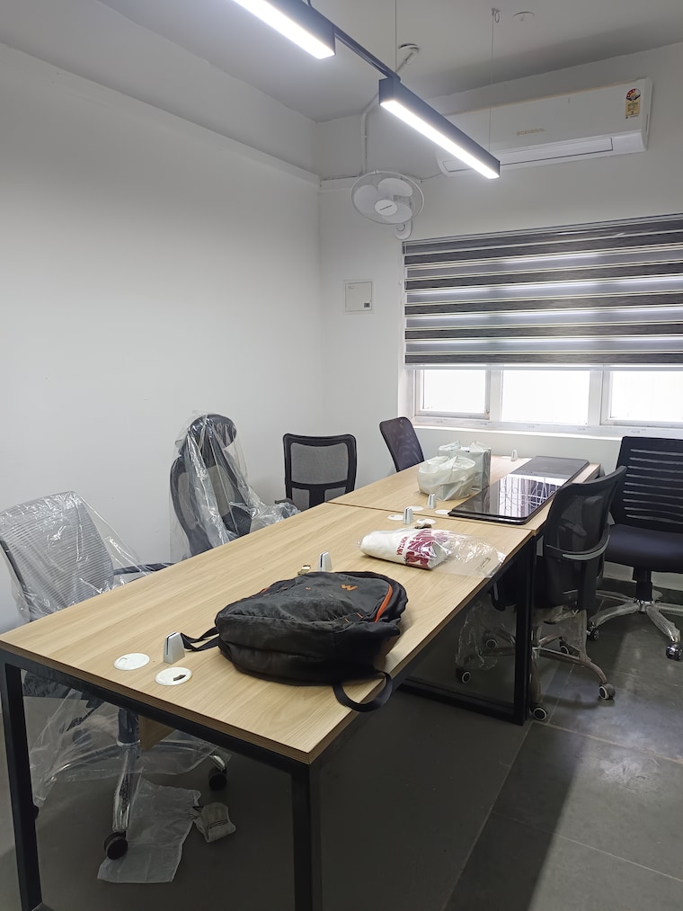 Team Area, sector 2 Commercial Office Space 650 Sq.Ft. In Sector 2 Noida 9550950