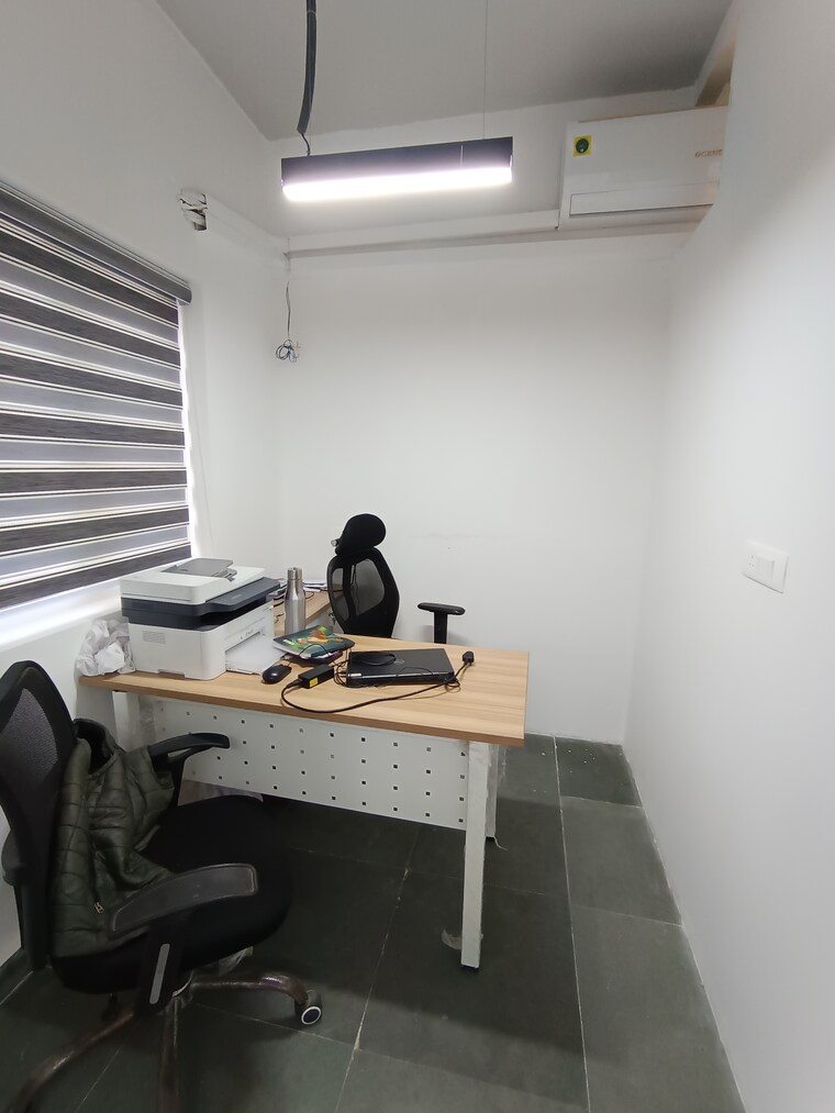 Team Area, sector 2 Commercial Office Space 650 Sq.Ft. In Sector 2 Noida 9550950