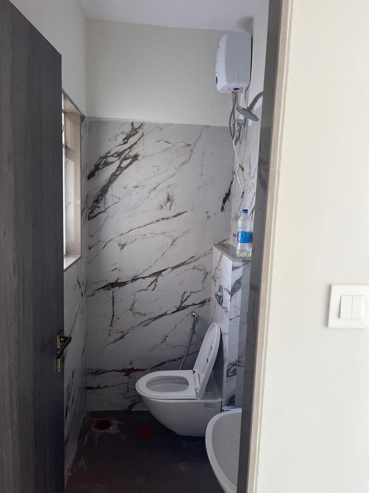 Bathroom, adityaraj-shivraj 2 Bedroom 533 Sq.Ft. Apartment In Vikhroli East Mumbai 9550955