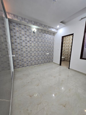 Room in 3 BHK Builder Floor at Pir Machalla – for Sale