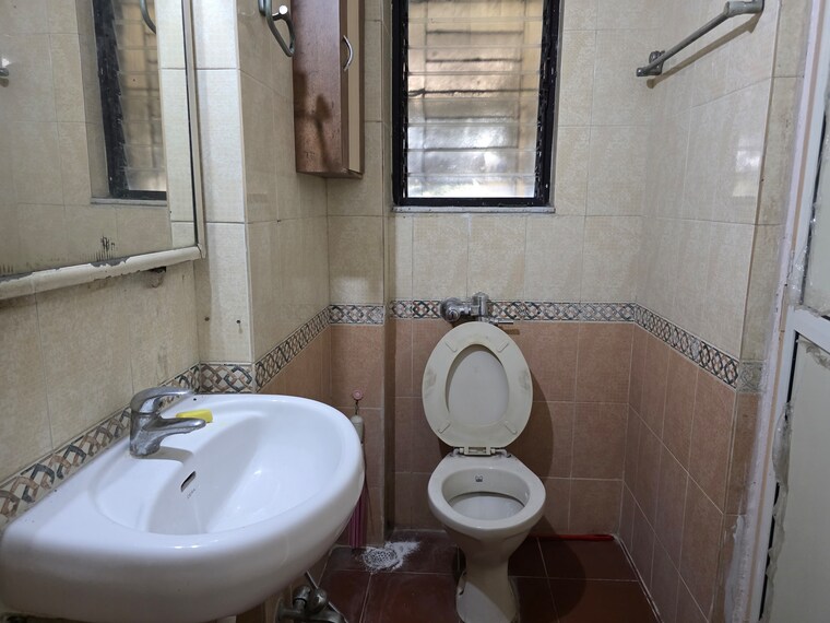 Bathroom, lokhandwala-whispering-palms 2 Bedroom 930 Sq.Ft. Apartment In Kandivali East Mumbai 9550977
