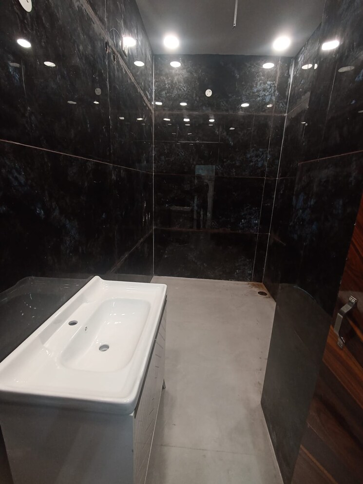 Bathroom, pir machalla 3 Bedroom 1100 Sq.Ft. Villa In Pir Machalla Zirakpur 9550971