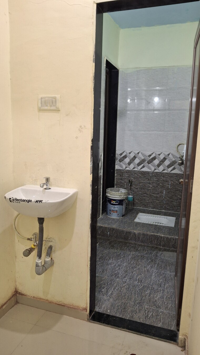 Bathroom, r-s-residency 2 Bedroom 995 Sq.Ft. Apartment In Ulwe Sector 20 Navi Mumbai 9550975