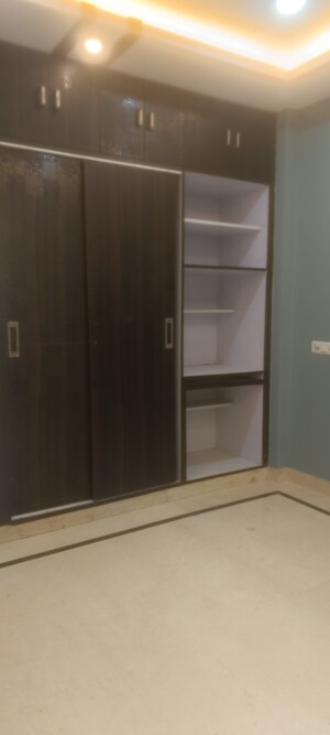 Room in 2 BHK Independent House at Kesar Garden Apartments, Sector 48 – for Rent