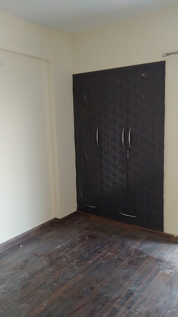 Room in 3.5 BHK Apartment at Paras Seasons, Sector 168 – for Sale