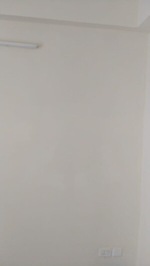 Room in 3.5 BHK Apartment at Paras Seasons, Sector 168 – for Sale