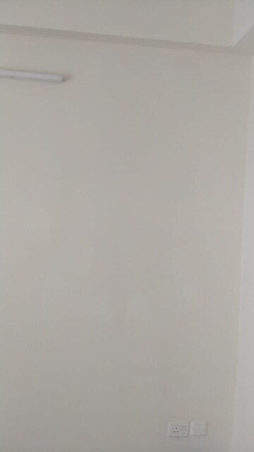 Room in 3.5 BHK Apartment at Paras Seasons, Sector 168 – for Sale