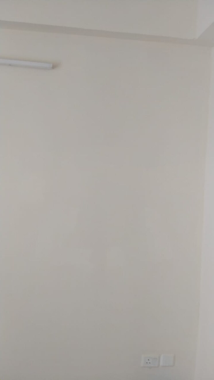 Room, paras-seasons 3.5 Bedroom 1625 Sq.Ft. Apartment In Sector 168 Noida 9551002