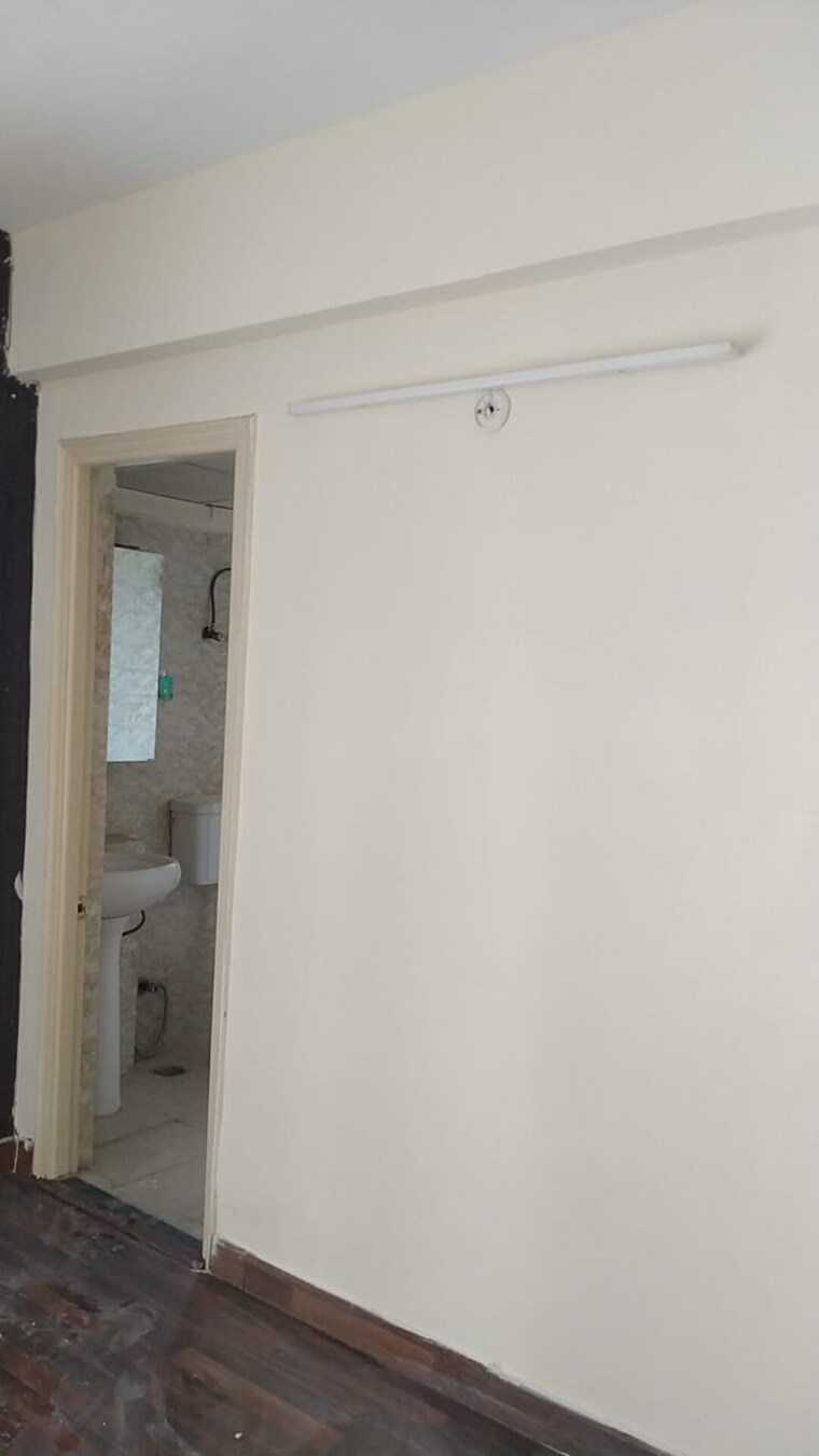 Room, paras-seasons 3.5 Bedroom 1625 Sq.Ft. Apartment In Sector 168 Noida 9551002