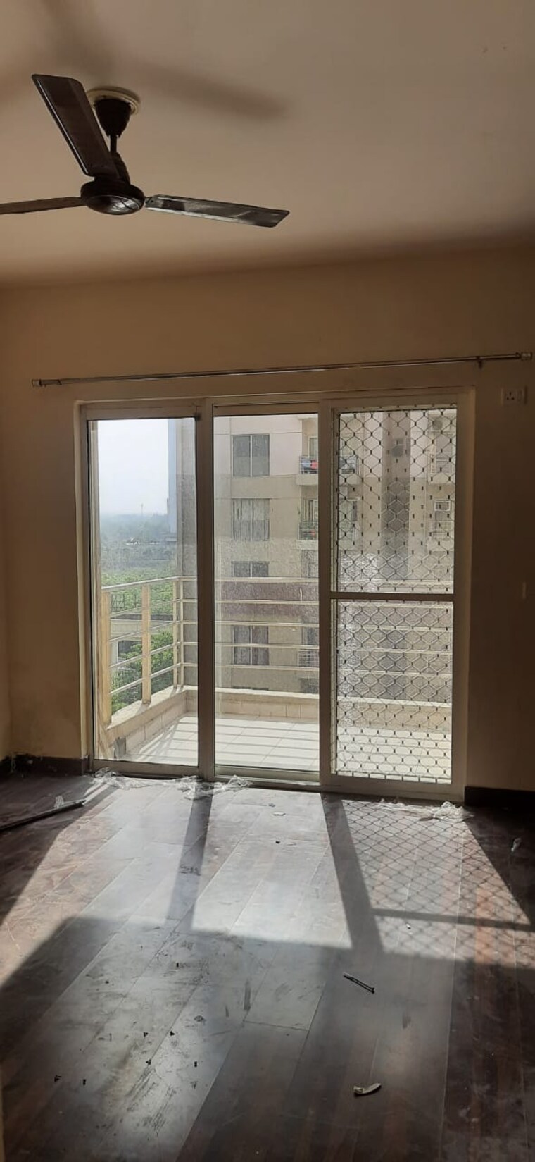 Room, paras-seasons 3.5 Bedroom 1625 Sq.Ft. Apartment In Sector 168 Noida 9551002