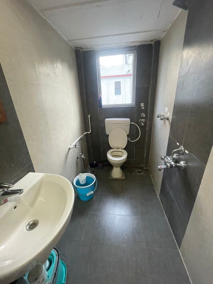 Bathroom, koregaon-park-chs 2 Bedroom 1000 Sq.Ft. Apartment In Koregaon Park Pune 9551009