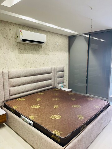 Furnished Amenities in 3 BHK Builder Floor at Dhakoli – for Rent