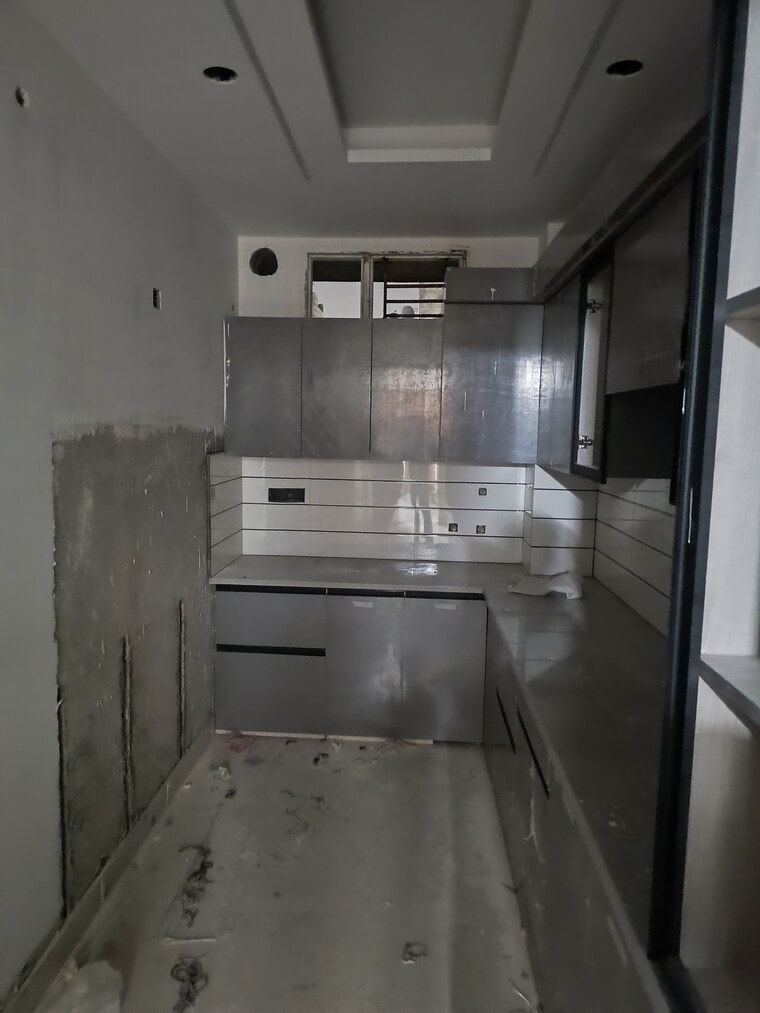 Room, tara nagar 3 Bedroom 100 Sq.Yd. Builder Floor In Tara Nagar Delhi 9551013