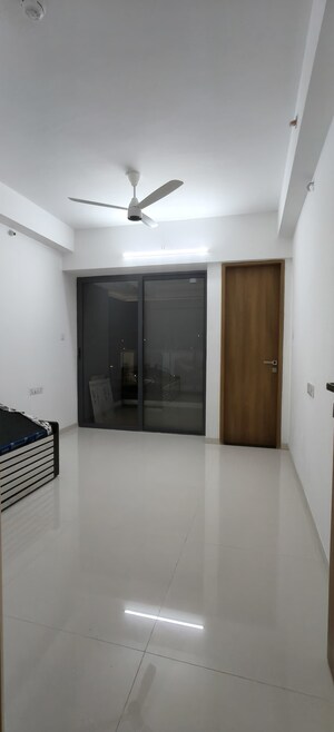 Room in 3 BHK Apartment at Majestique Signature Towers, Balewadi – for Rent