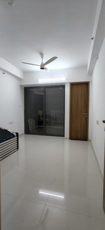 Room in 3 BHK Apartment at Majestique Signature Towers, Balewadi – for Rent